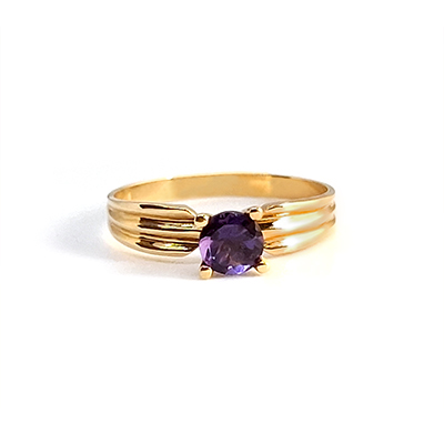 4.9 Sortija de Oro 18k con Amatista