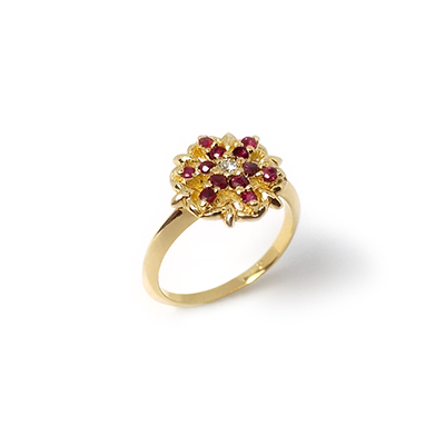 8.5 Sortija de oro 18k con Rubíes y Diamantes